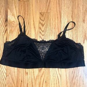 Gilligan and O'Malley Black Bralette XL